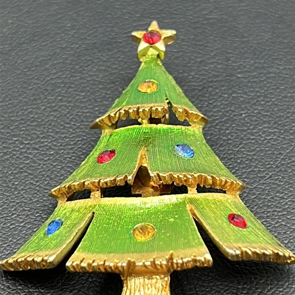 Vintage JJ Christmas Tree brooch pin | gold tone, enamel and rhinestones - Picture 4 of 11